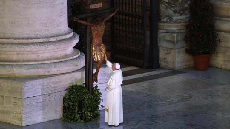 Перестал ли папа Римский быть «наместником Христа»? - фото 1