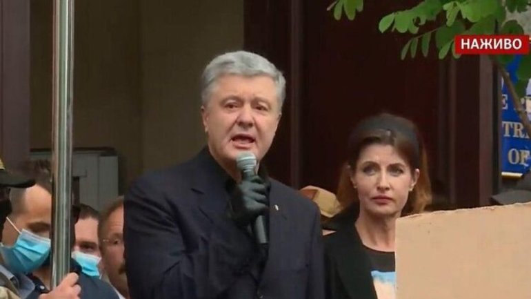 Петро Порошенко у день суду - фото 1