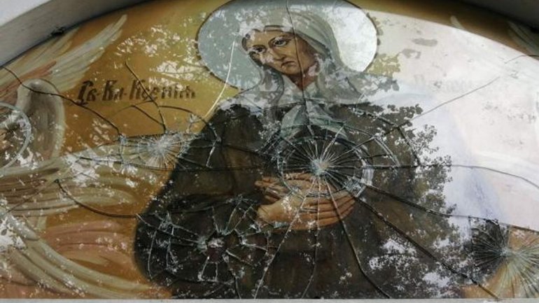 Вандали розбили скло на іконі Ксенії Петербурзької у Києві - фото 1