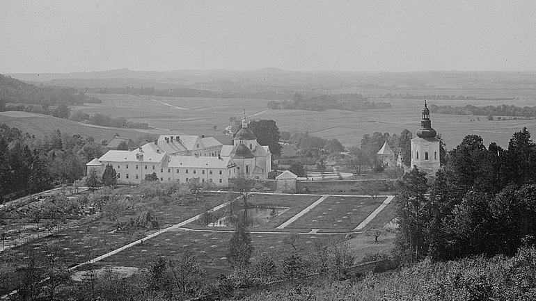 Крехівський монастир на світлинах 1900-х років - фото 1