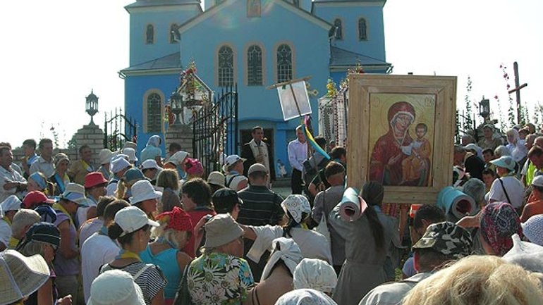 Родини емігрантів молилися у Зарваниці - фото 1