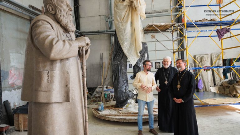 Патріарх УГКЦ ознайомився з процесом створення  пам’ятника Блаженнішому Любомирові Гузару - фото 1