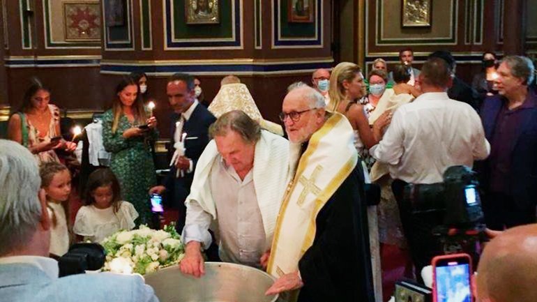 Хрещення Депардьє — це черговий плювок РПЦ у бік Ватикану - фото 1