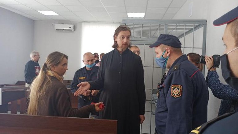 У Білорусі священика, який відсидів 10 діб за участь у протестах, знову ув'язнили - фото 1