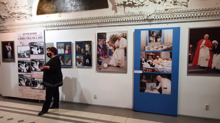 У Львові діє виставка до сторіччя святого Папи Івана Павла ll - фото 1