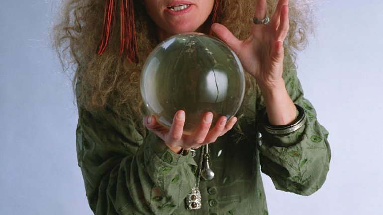 Сивіла Трелоні - професорка віщування у школі чарів і чаклунства Гоґвортс - фото 1