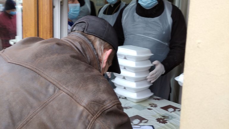 Безстрокову благодійну акцію "Нагодуй бідного" 13 листопада розпочали в Івано-Франківську - фото 1