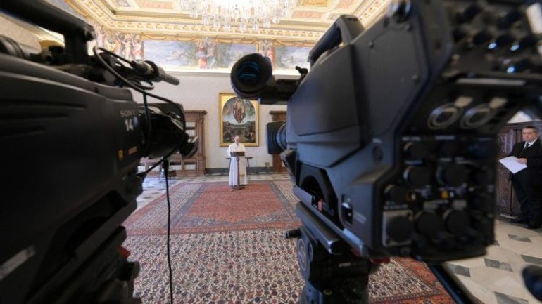 Послання «Urbi et Orbi» Папа Франциск виголосить через відеотрансляцію - фото 1