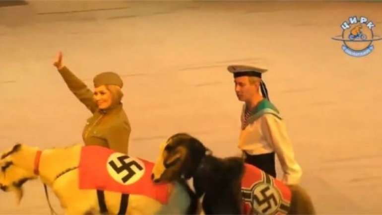 На замовлення РПЦ у російському цирку козлів і мавп одягли в нацистську форму - фото 1