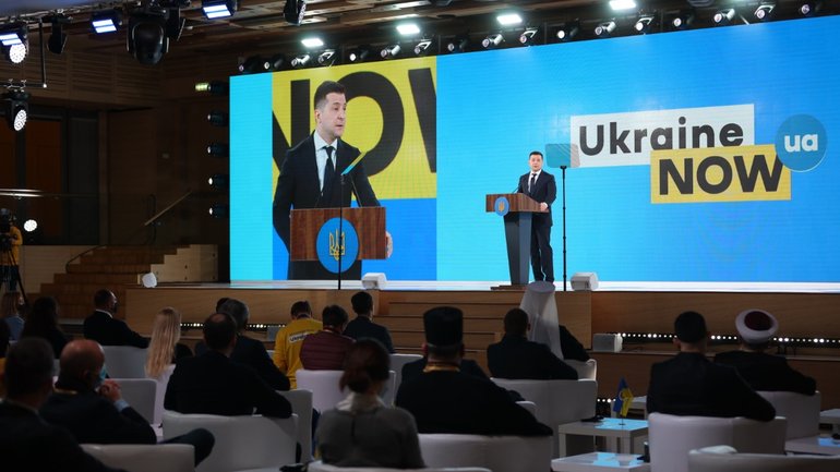Президент: Сегодня стартует большой общественный диалог, посвященный главным темам, которые являются опорой независимости Украины - фото 1