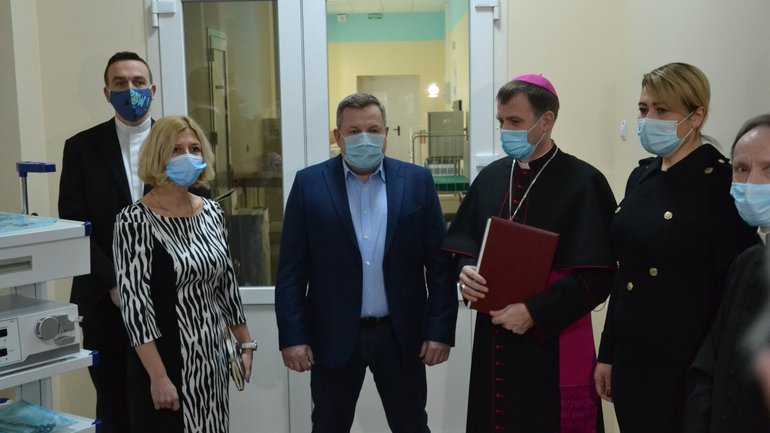 Маріупольський центр здоров’я дитини та жінки отримав медичне обладнання  в рамках проекту «Папа для України» - фото 1
