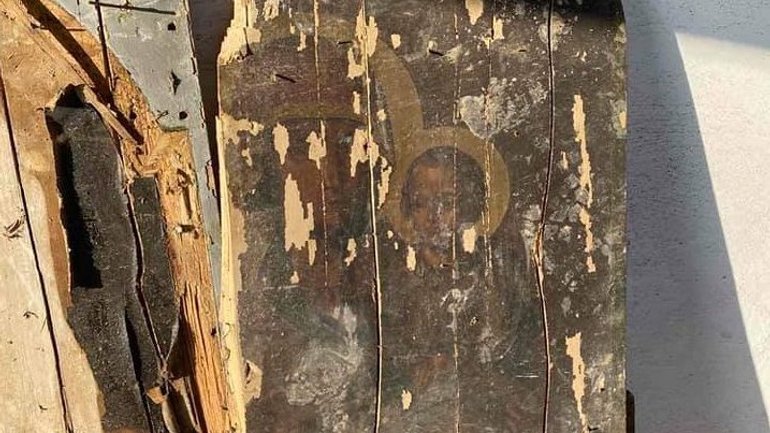 В Чернігівській області на згарищі старої лікарні знайшли старовинні ікони - фото 1