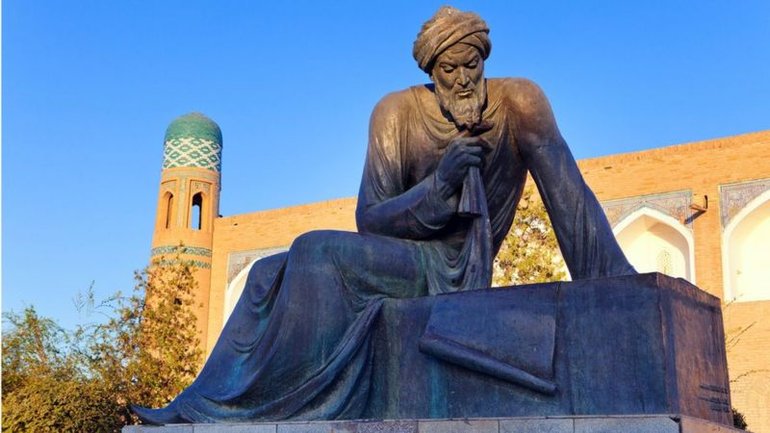 Пам'ятник перському математику Аль-Хорезмі в Узбекистані - фото 1