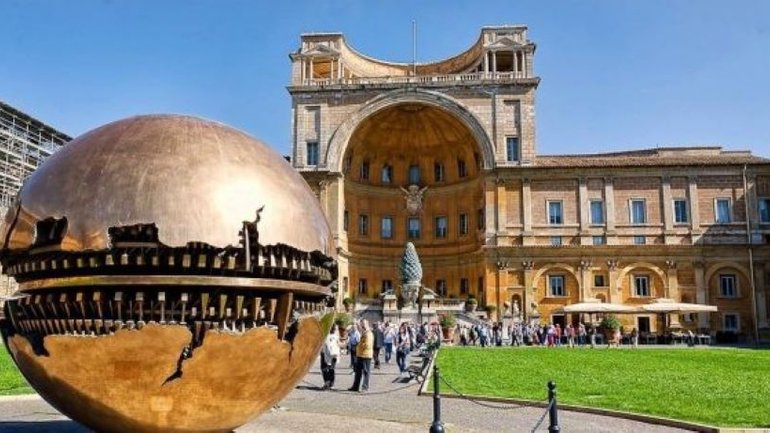 Ватикан снова закрыл музеи из-за пандемии - фото 1