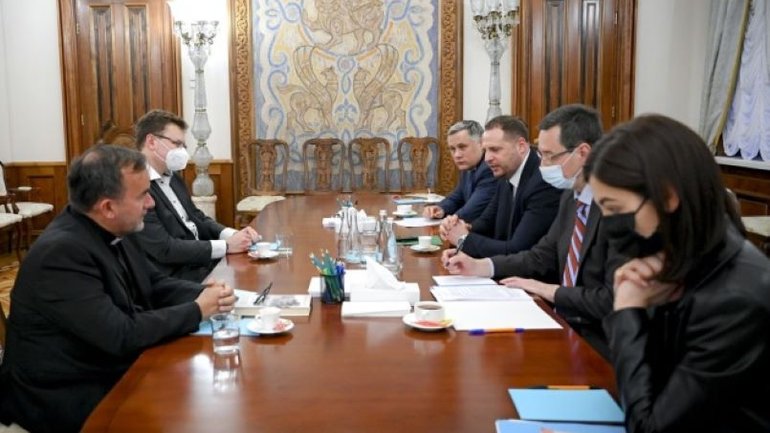 Andriy Yermak met with the President of the humanitarian organization "Yahad-In Unum" - фото 1