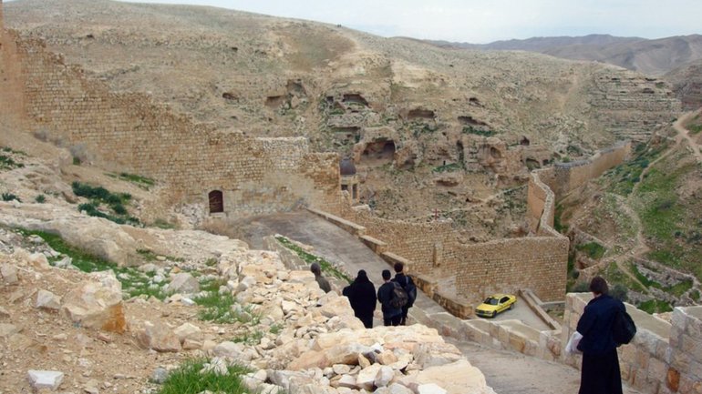 У монастирі в секторі Газа знайшли древні могили - фото 1