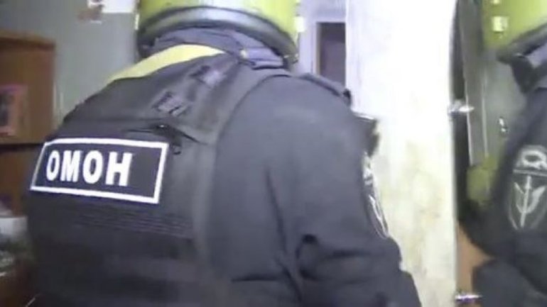 Серия обысков в домах свидетелей Иеговы прошла в Ижевске - двое верующих арестованы - фото 1
