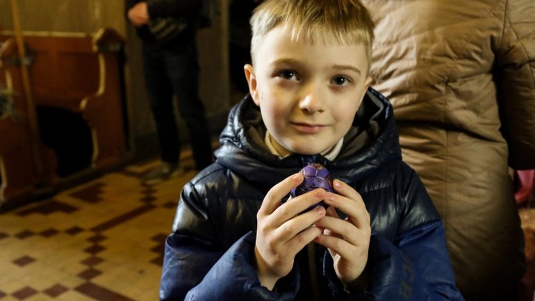 Little Lviv residents create 'pysanka' amulets for our soldiers - фото 1