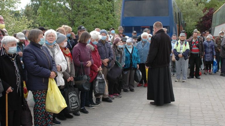 На Київщині римо-католики разом із "Карітасом" провели пікнік для безпритульних - фото 1