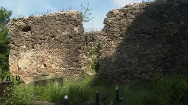 В Ужгороді руйнується готичний храм, що має історичну цінність - фото 1