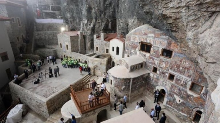 У Туреччині для відвідувачів відкрили унікальний скельний монастир - фото 1