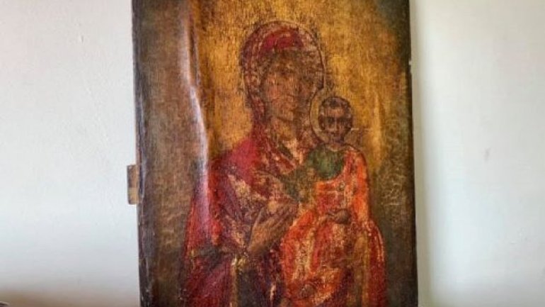 Старовинну ікону намагалися переслати до США під виглядом кухонної дошки - фото 1