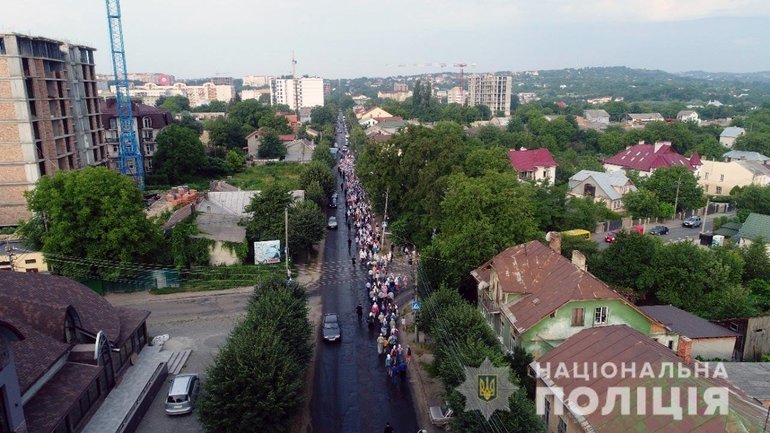 УПЦ МП на Буковині організувала велелюдну ходу на честь російського царя Миколи ІІ - фото 1