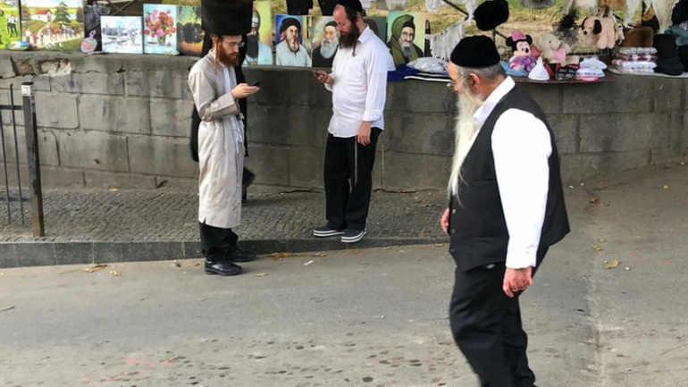 Crowds of Hasidim come to Uman - фото 1