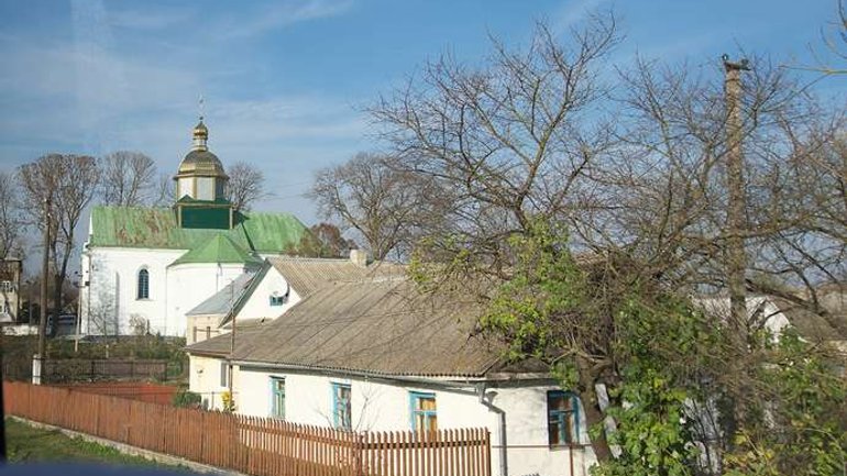 Преображенська церква у місті Шумськ наразі перебуває під контролем представників РПЦ в Україні  фото: Дримба  - фото 1