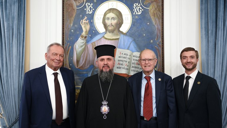 Primate of the OCU met with the famous British evangelist Hathaway and the initiators of the National Prayer for Ukraine - фото 1