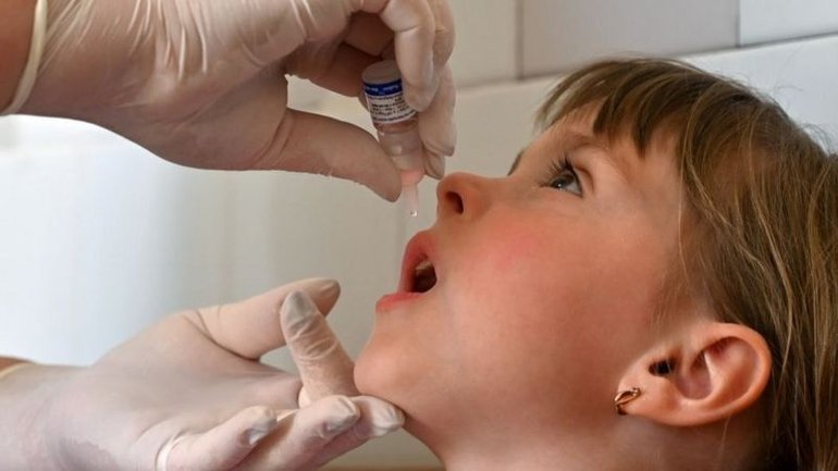 В Україні офіційно підтвердили випадок поліомієліту в дитини, батьки якої відмовились від щеплень через релігійні переконання - фото 1