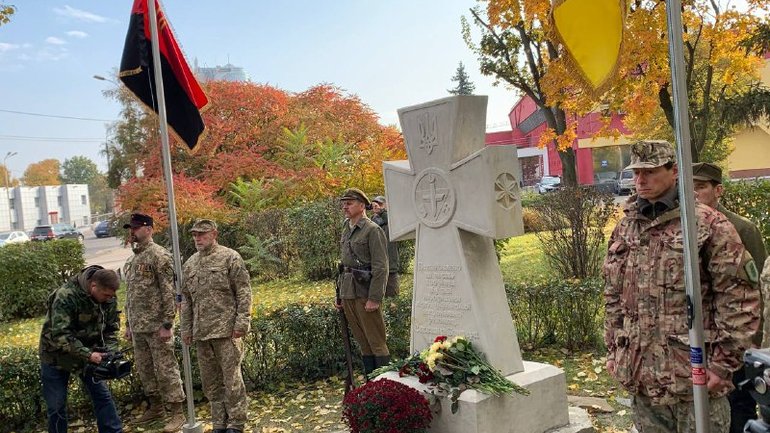 Memorial cross to defenders of Ukraine unveiled in Kyiv - фото 1