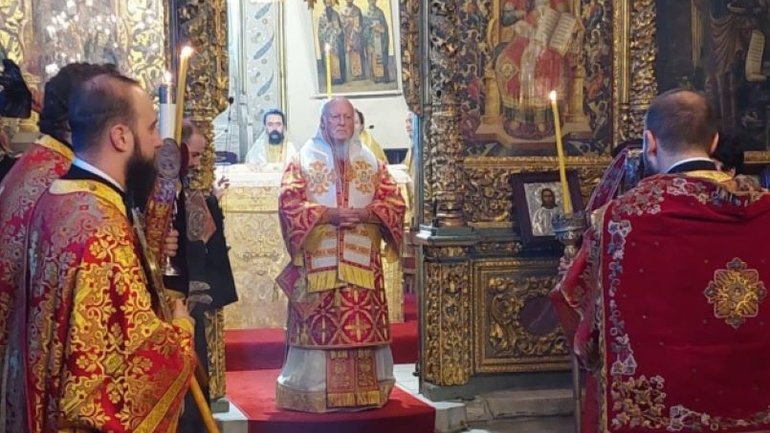 President Zelensky congratulates Ecumenical Patriarch on 30th anniversary of enthronement and thanked him for Orthodox Church of Ukraine - фото 1