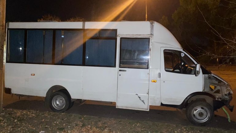У Кривому Розі зловмисник викрав мікроавтобус з території жіночого монастиря - фото 1