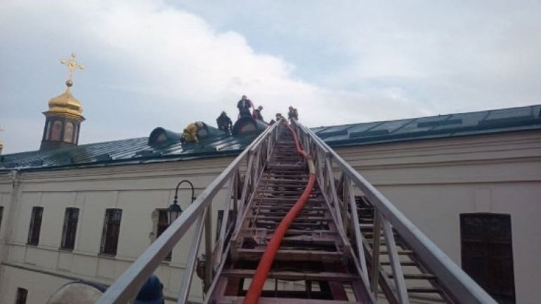 Неизвестно, как загорелась вытяжка, – наместник Киево-Печерской Лавры прокомментировал пожар - фото 1