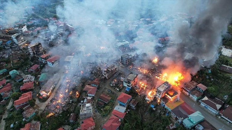 У М’янмі від артобстрілу згоріли баптистські церкви та постраждав католицький собор - фото 1
