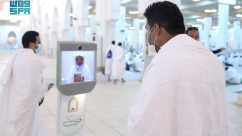 У мечеті Саудівської Аравії запрацював робот зі штучним інтелектом - фото 1