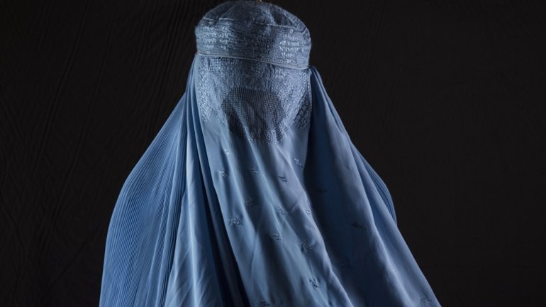 "Талібан" заборонив фільми з жінками та зобов’язав журналісток носити хіджаб - фото 1