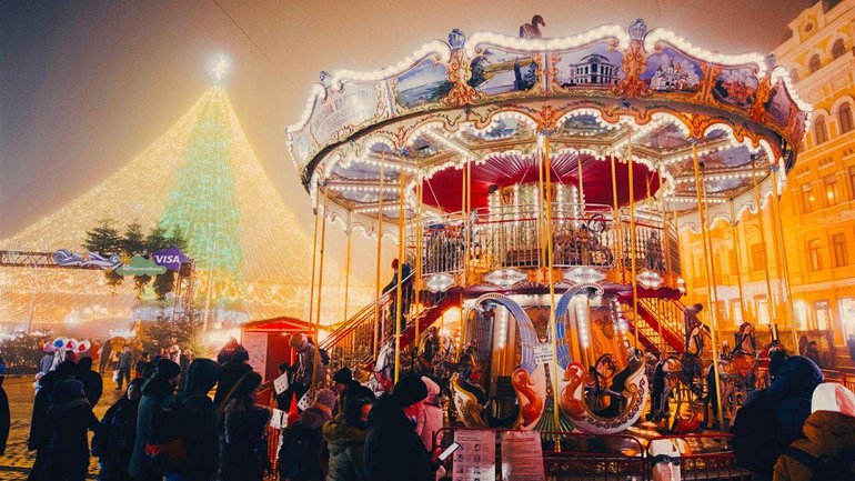 Never before had we seen such a Christmas tree: director of "Folk Ukraine" comments on the Christmas style of the current holidays in Kyiv - фото 1