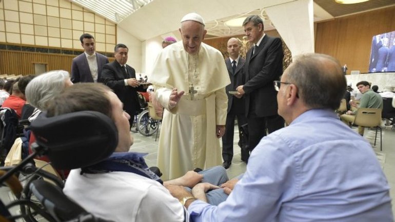 Папа зверувся до світу з нагоди Міжнародного дня людей з інвалідністю - фото 1