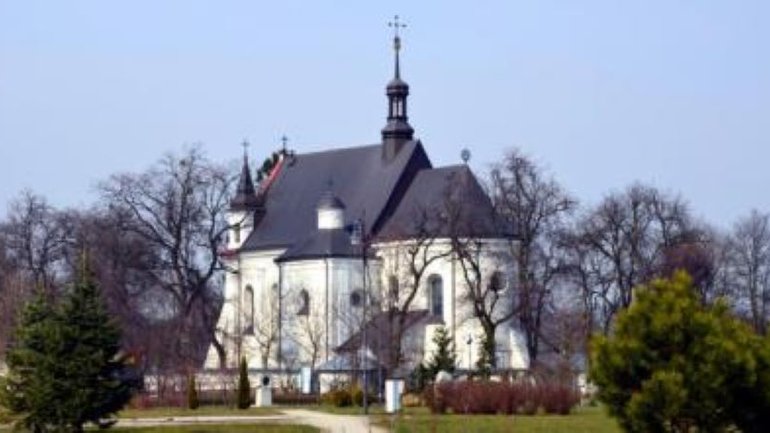 Вандали вдруге напали на католицький храм у Польщі - фото 1