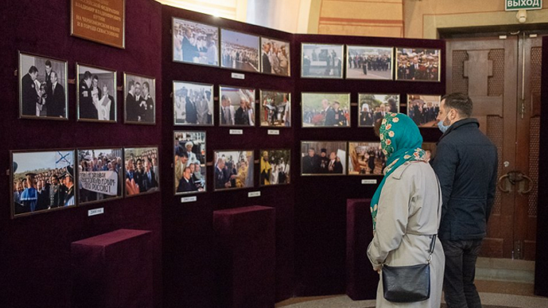 Photo exhibition dedicated to Putin opened in the UOC-MP church - фото 1