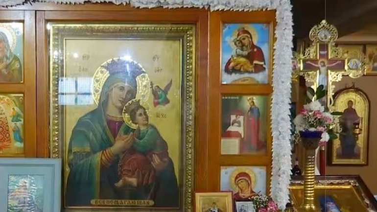 Священик УПЦ МП каже, що у них у храмі замироточили ікони - фото 1