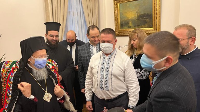 Patriarch Bartholomew is awarded the title of honorary citizen of Ivano-Frankivsk - фото 1