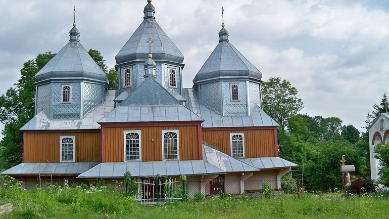 Church designed by Vasyl Nahirny in Polyana - фото 1