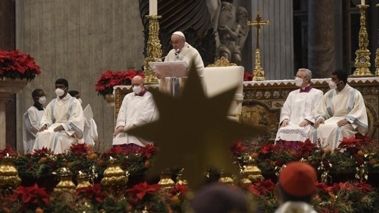 Папа Франциск: Кривдити жінку – це означає образити Бога - фото 1