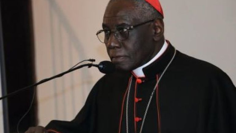 Кардинал з Гвінеї закликав заново християнізувати Європу - фото 1