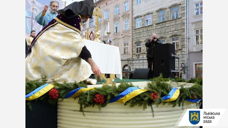 Загальноміське освячення води на площі Ринок у Львові скасовано - фото 1