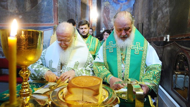 Патриарх РПЦ предполагает, что в ближайшее время "часть православия" отпадет от Бога - фото 1