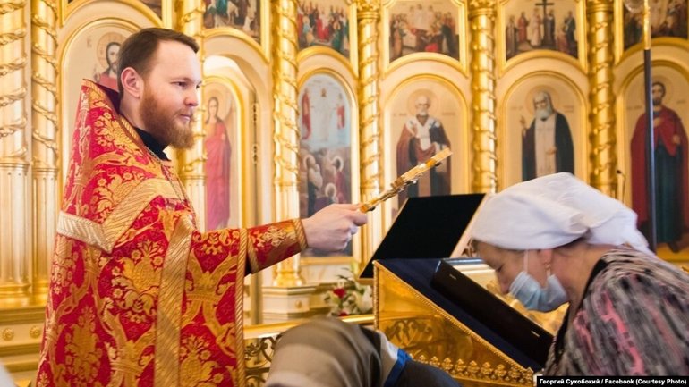 Священник РПЦ, поддержавший Навального, уехал из России - фото 1